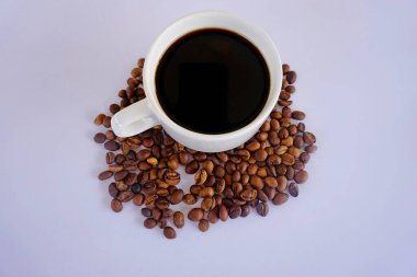 Kahve çekirdekli sade kahve.