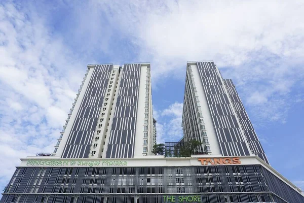 2019年11月16日マレーシア メラカ市青い空に面したショアビル — ストック写真