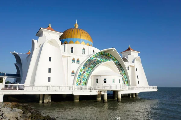 Melaka Malásia Dezembro 2016 Uma Vista Mesquita Estreito Melaka Localizado — Fotografia de Stock