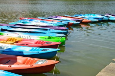 Melaka, Malezya-1 Aralık 2015; Kano iskeleye demirlendi