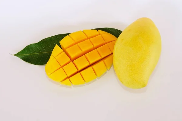 Mango Picado Aislado Sobre Fondo Blanco —  Fotos de Stock