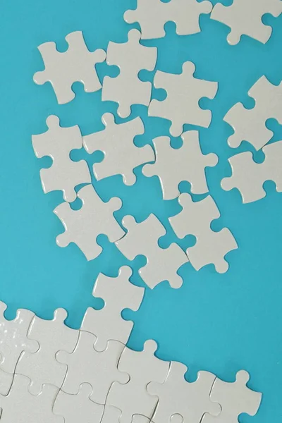 Puzzle Blanc Sur Fond Bleu — Photo