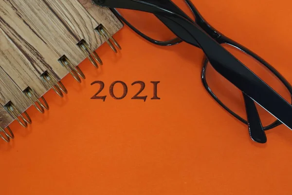 Year 2021 Concept Spectacles Notebook — Stock Photo, Image