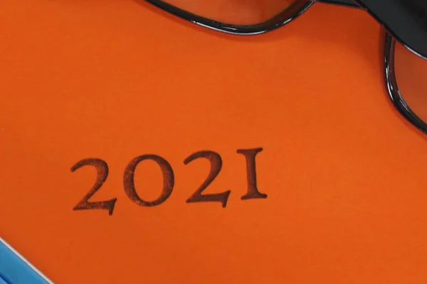 Year 2021 Concept Spectacles Notebook — Stock Photo, Image