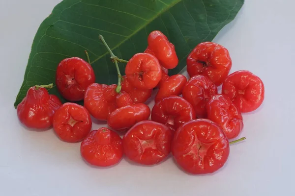 Fruta Roja Manzana Rosa Aislada Sobre Fondo Blanco —  Fotos de Stock
