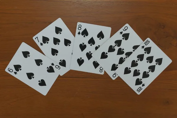 Vista Jogar Cartas Uma Mesa Madeira Conceito Jogo Casino — Fotografia de Stock