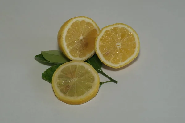 Лимонні Скибочки Білому Фоні — стокове фото