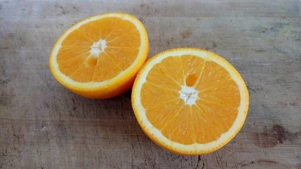 Orange Slices Cutting Board — Stock Photo, Image