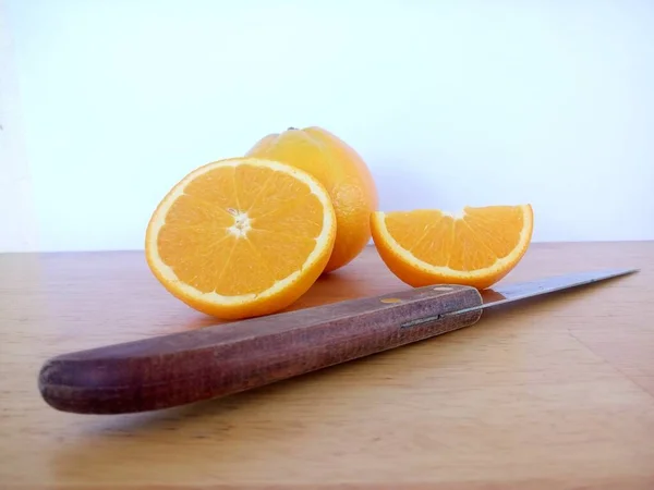 Orange Slices Cutting Board — Stock Photo, Image