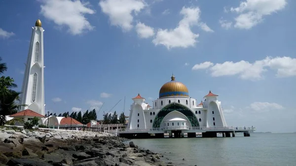 Malaca Estreitos Mesquita Masjid Selat Melaka Uma Mesquita Localizada Ilha — Fotografia de Stock