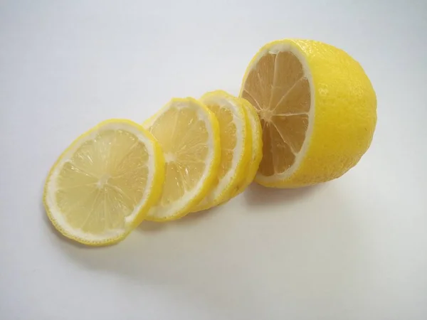 Ломтики Лимона Белом Фоне — стоковое фото