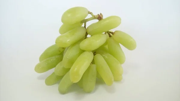 Uvas Verdes Aisladas Sobre Fondo Blanco —  Fotos de Stock