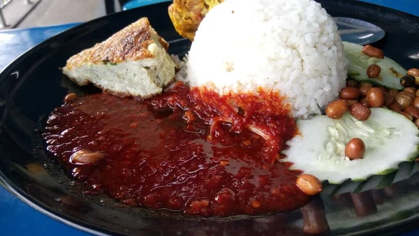Nasi Lemak Sarapan Tradisional Malaysian — Stok Foto