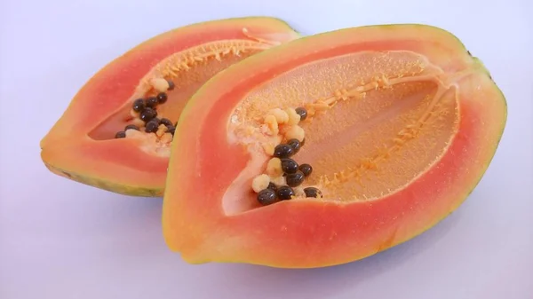 Beyaz Arka Planda Papaya Meyvesi — Stok fotoğraf