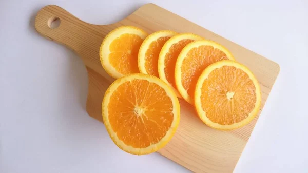 Oranžové Plátky Řezací Desce — Stock fotografie