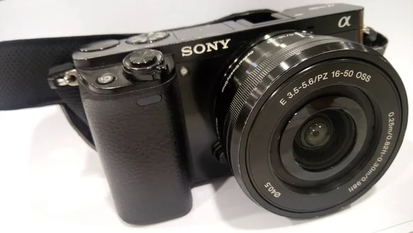 Close Van Sony A6000 Spiegelloze Camera — Stockfoto