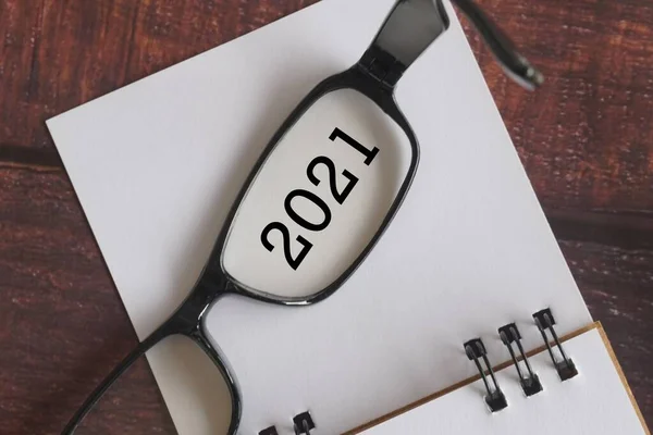 Spectacles Note Book Year 2021 Concpt — Stock Photo, Image