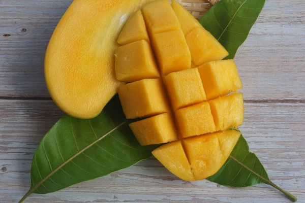 Κλείσιμο Του Τεμαχισμένου Φρούτου Μάνγκο — Φωτογραφία Αρχείου