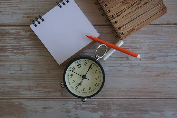 Despertador Artigos Papelaria Mesa Conceito Gestão Tempo — Fotografia de Stock