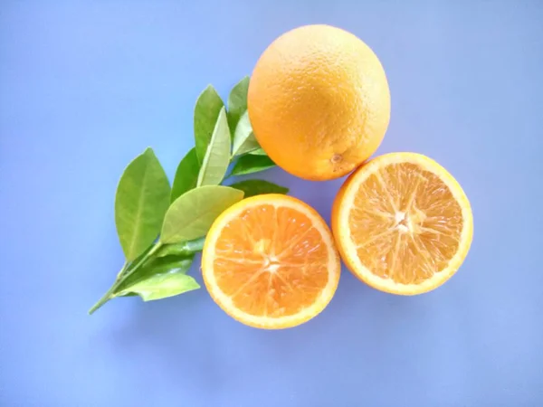 Апельсиновые Фрукты Голубом Фоне — стоковое фото