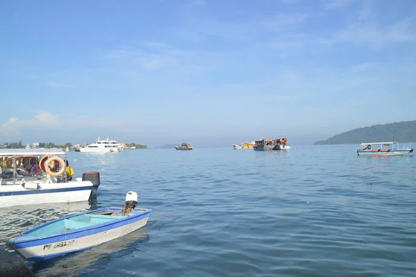 Turistický Člun Ostrově Mamutik Který Nachází Kota Kinabalu Sabah Malajsie — Stock fotografie