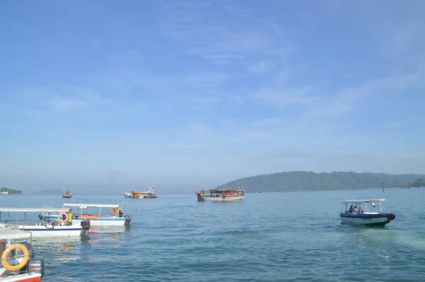 Туристичний Човен Острові Мамутік Розташований Кота Кінабалу Малайзія — стокове фото