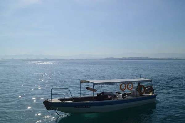 Touristenboot Auf Der Insel Mamutik Sabah Malaysia — Stockfoto