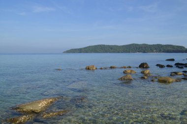 Mamutik Adası, Sabah, Malezya 'da taş plajı