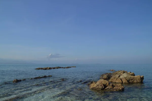 Mamutik Adası Sabah Malezya Taş Plajı — Stok fotoğraf