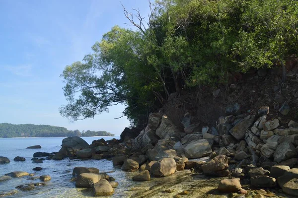 Kamenitá Pláž Ostrově Mamutik Sabah Malajsie — Stock fotografie