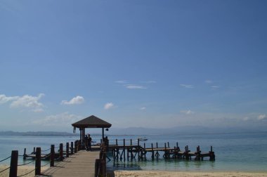 Malezya 'nın Doğu Malezya Eyaleti Sabah, Malezya' da bulunan Manukan Adası iskelesi.