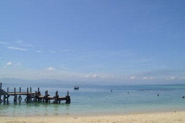 Malezya 'nın Doğu Malezya Eyaleti Sabah, Malezya' da bulunan Manukan Adası iskelesi.