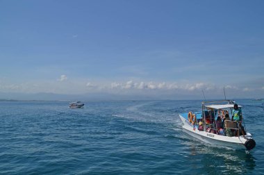 Manukan Adası, Kota Kinabalu, Sabah, Malezya 'ya turist taşıyan sürat tekneleri