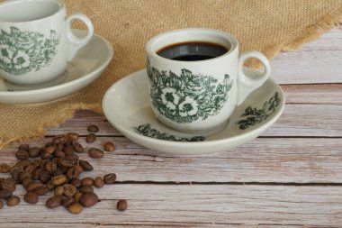 Geleneksel oryantal Çin kopitiam tarzı koyu kahve.