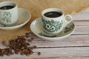 Geleneksel oryantal Çin kopitiam tarzı koyu kahve.