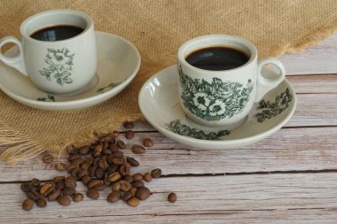 Geleneksel oryantal Çin kopitiam tarzı koyu kahve.