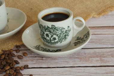 Geleneksel oryantal Çin kopitiam tarzı koyu kahve.