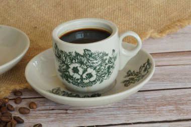 Geleneksel oryantal Çin kopitiam tarzı koyu kahve.