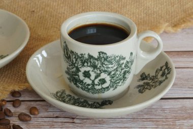 Geleneksel oryantal Çin kopitiam tarzı koyu kahve.