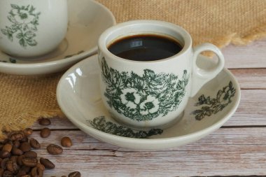 Geleneksel oryantal Çin kopitiam tarzı koyu kahve.