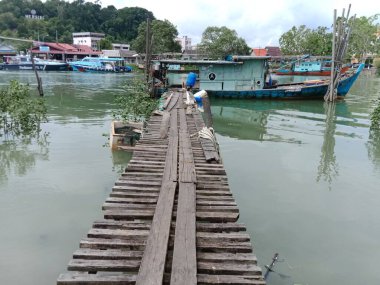 Mersing nehrinde balıkçı iskelesi, Johor, Malezya