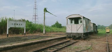 Gemas Tren İstasyonunda eski bir tren vagonu, Negeri Sembilan, Malezya