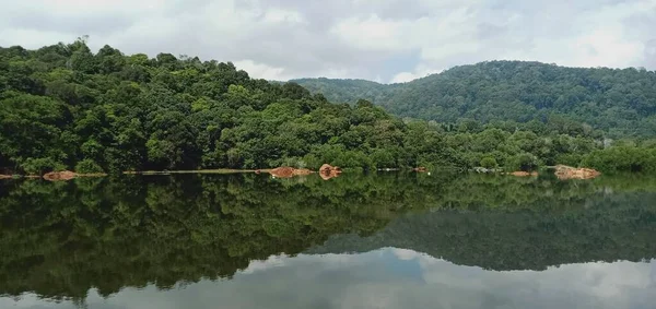Malerischer Blick Auf Den See Mit Himmelsspiegelung Gelegen Dungun Terengganu — Stockfoto
