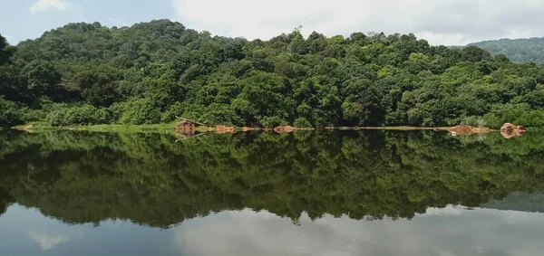 Vue Panoramique Sur Lac Avec Reflet Ciel Situé Dungun Terengganu — Photo