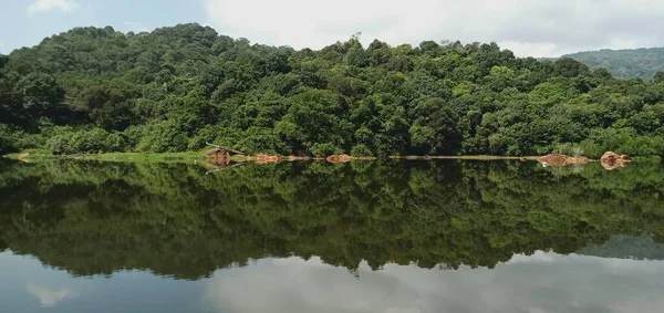 Vista Panorâmica Para Lago Com Reflexão Céu Localizado Dungun Terengganu — Fotografia de Stock