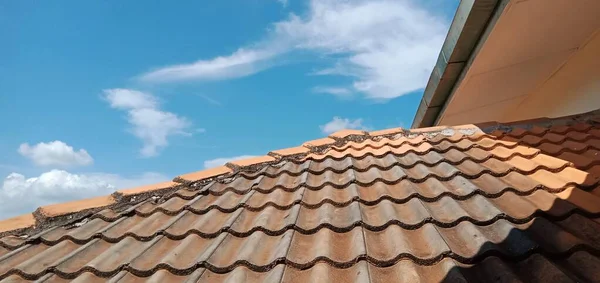 Blick Auf Dach Vor Blauem Himmel — Stockfoto