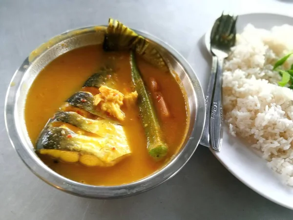 Masak Lemak Tempoyak Ikan Patin Hidangan Terkenal Malaysia — Stok Foto