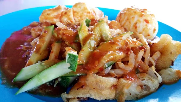 Malaysian Rojak Pasembur Consisting Shredded Cucumber Potatoes Beancurd Bean Sprouts — Stock Photo, Image