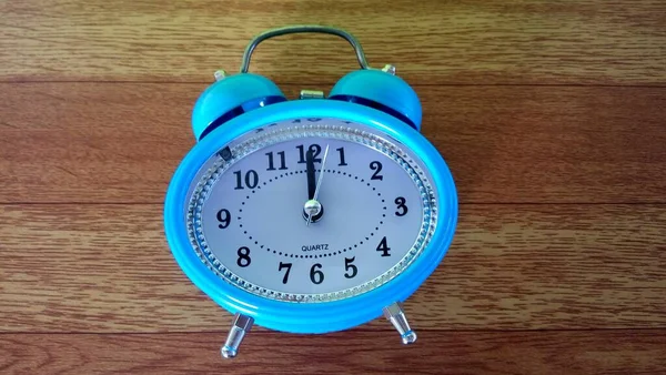 Relógio Alarme Azul Mesa — Fotografia de Stock