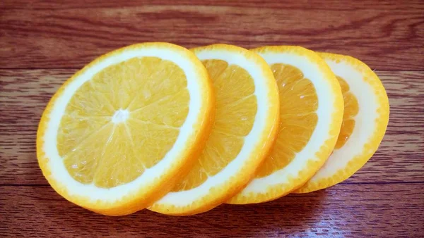 Irisan Oranye Papan Potong — Stok Foto